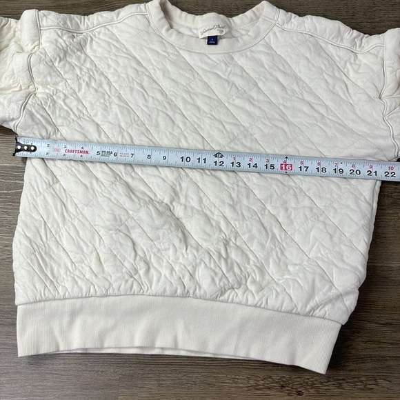 Universal Thread Women’s Cream Quilted Pullover Sweatshirt, size small - Picture 6 of 9